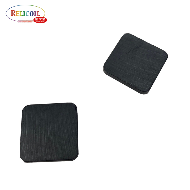 Aimant ferrite forme carré  12x12mm  Epaisseur 10mm par 100